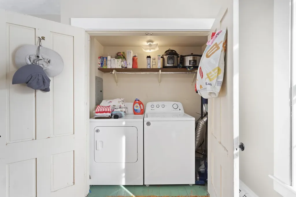 28 Back River Road Dover NH 03820