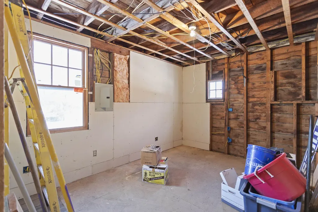 28 Back River Road Dover NH 03820