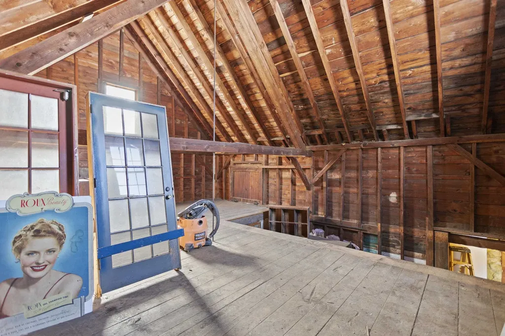 28 Back River Road Dover NH 03820