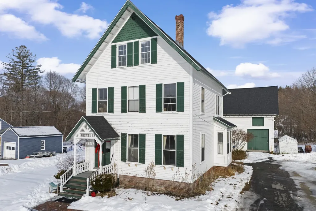 28 Back River Road Dover NH 03820