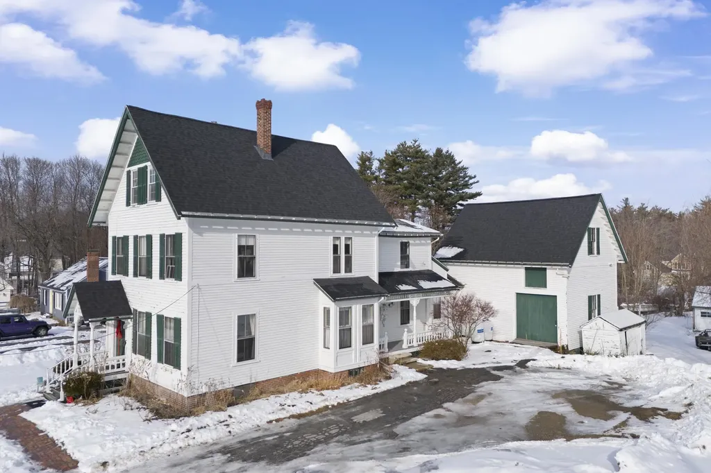 28 Back River Road Dover NH 03820