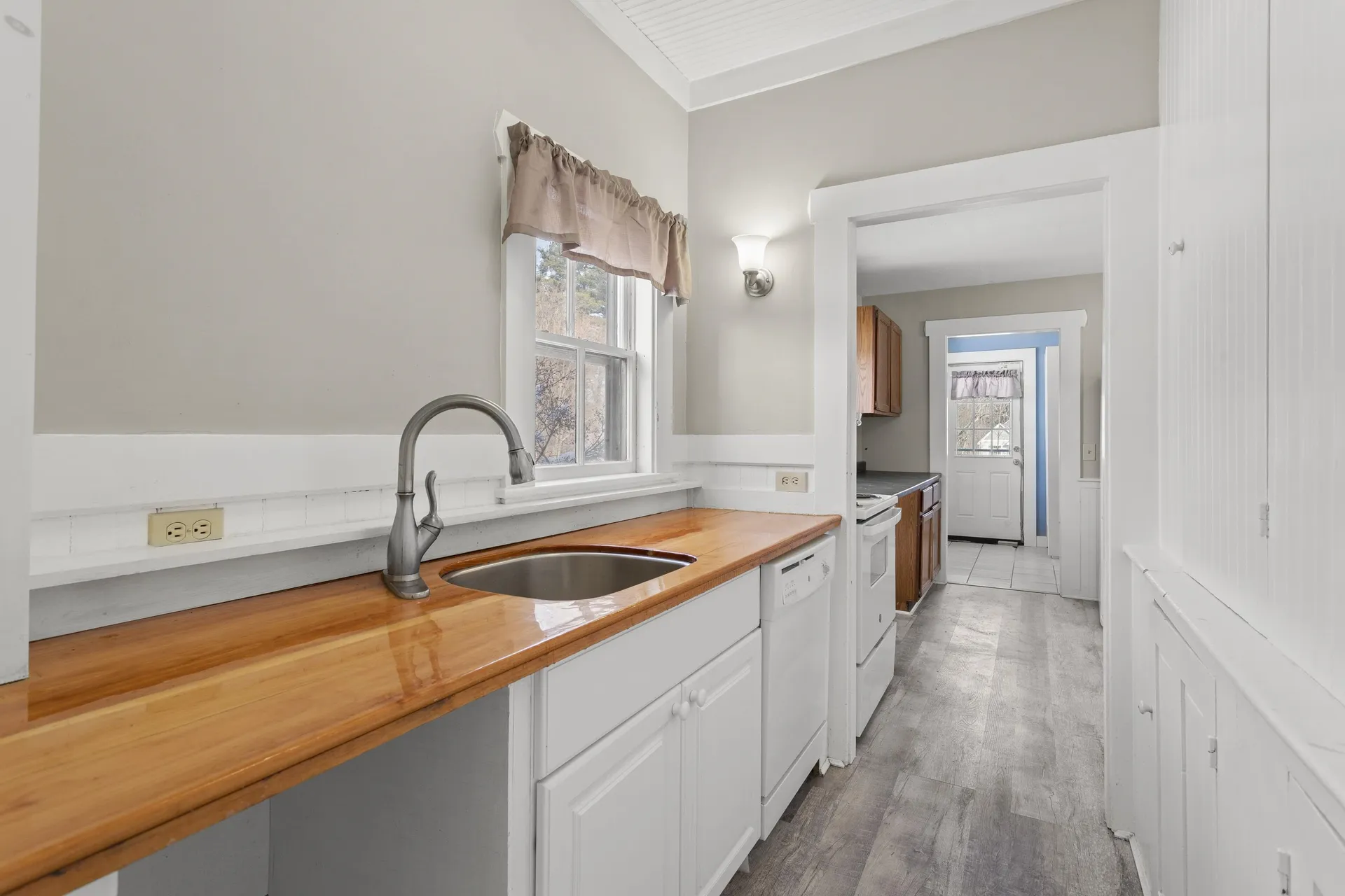 28 Back River Road Dover NH 03820