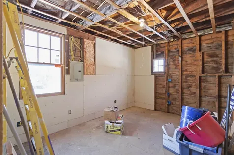 28 Back River Road Dover NH 03820