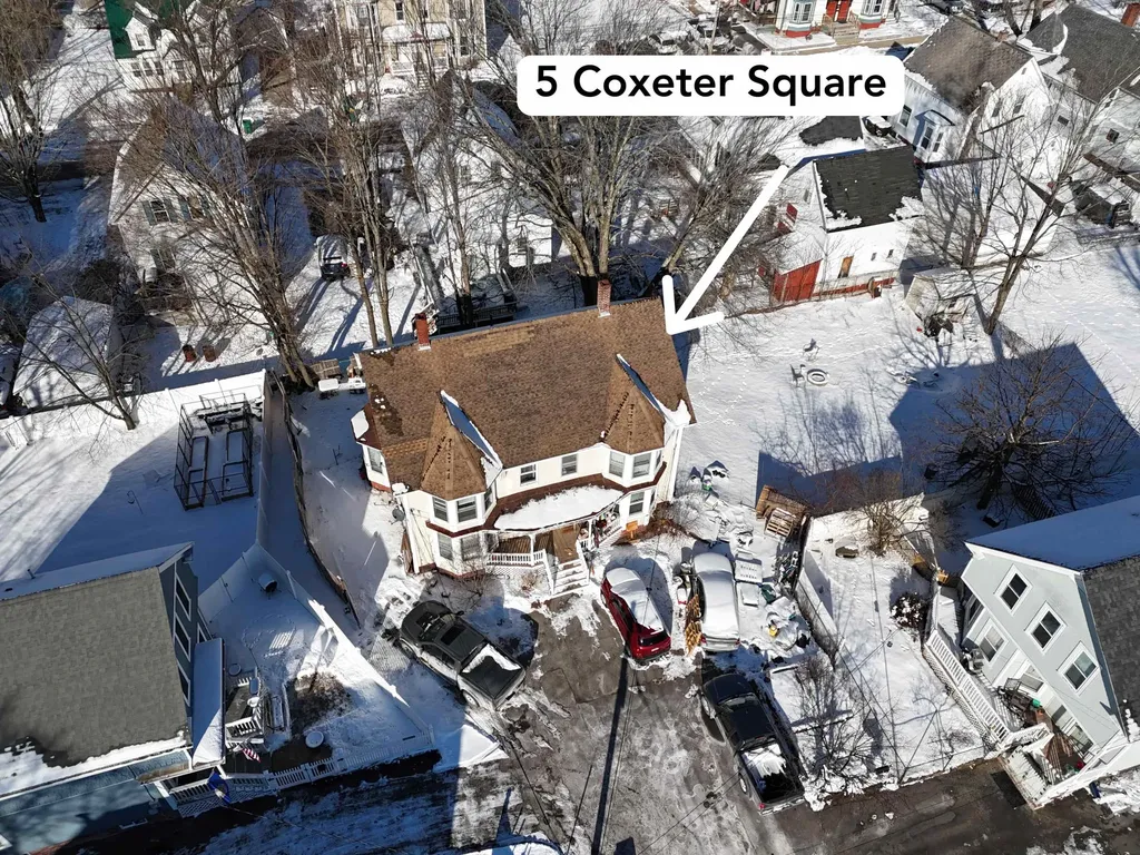 5 Coxeter Square Rochester NH 03867