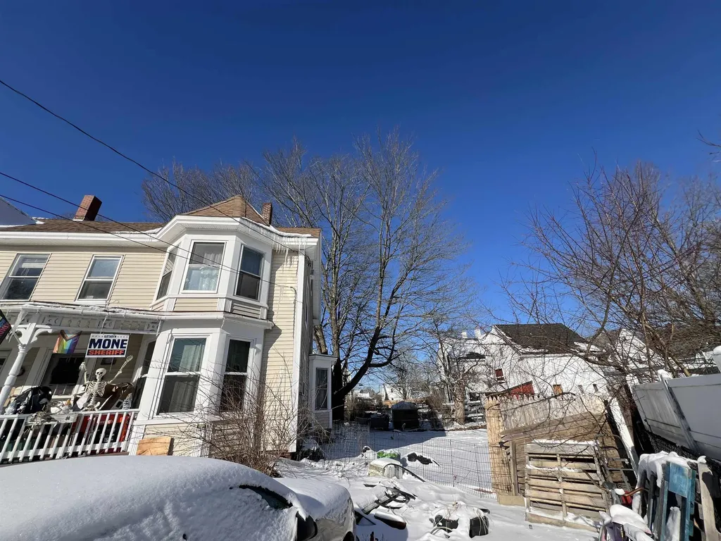 5 Coxeter Square Rochester NH 03867