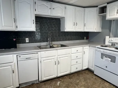 5 Coxeter Square Rochester NH 03867