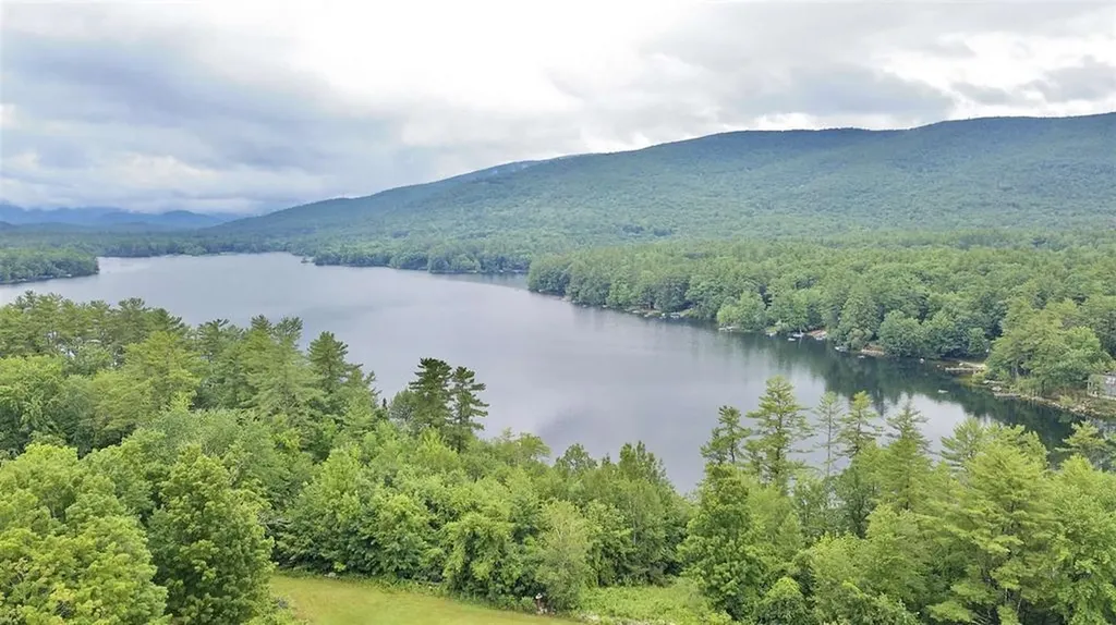 11 Redding Lane Moultonborough NH 03254