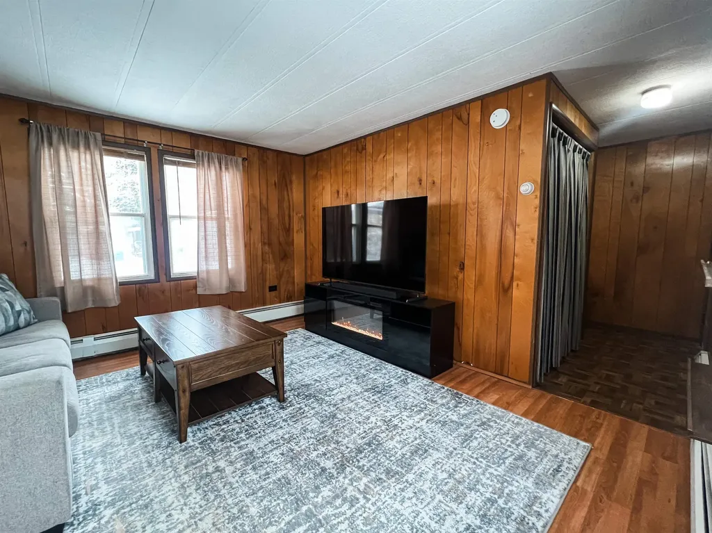 908 Camelot Drive Exeter NH 03833