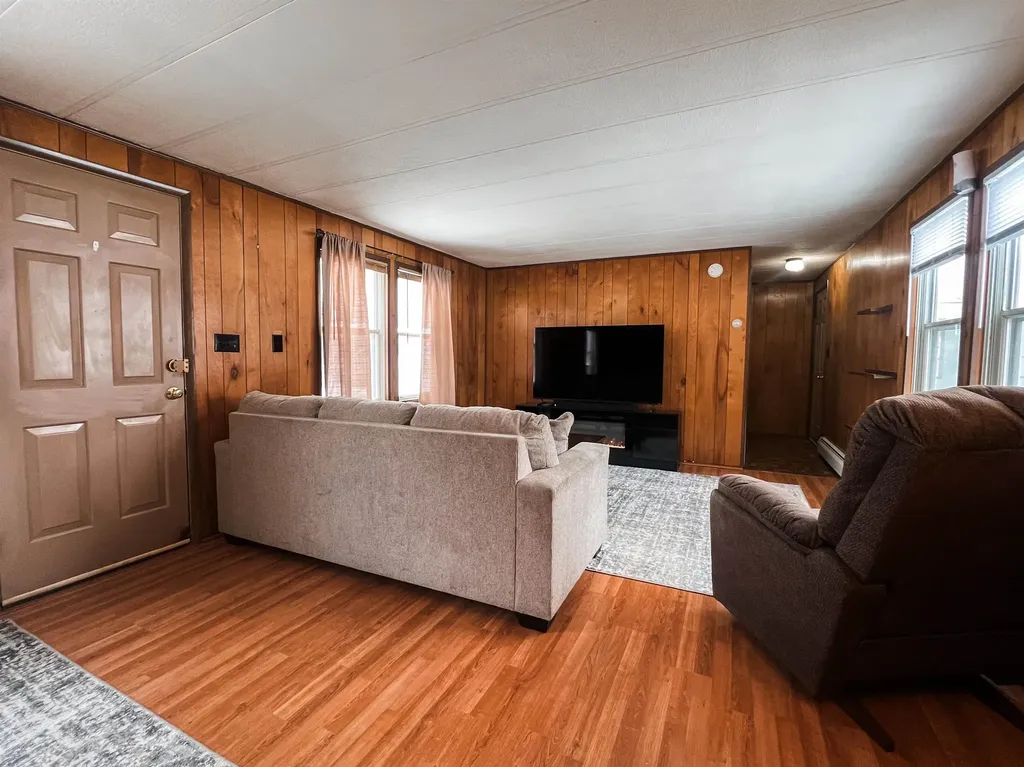 908 Camelot Drive Exeter NH 03833