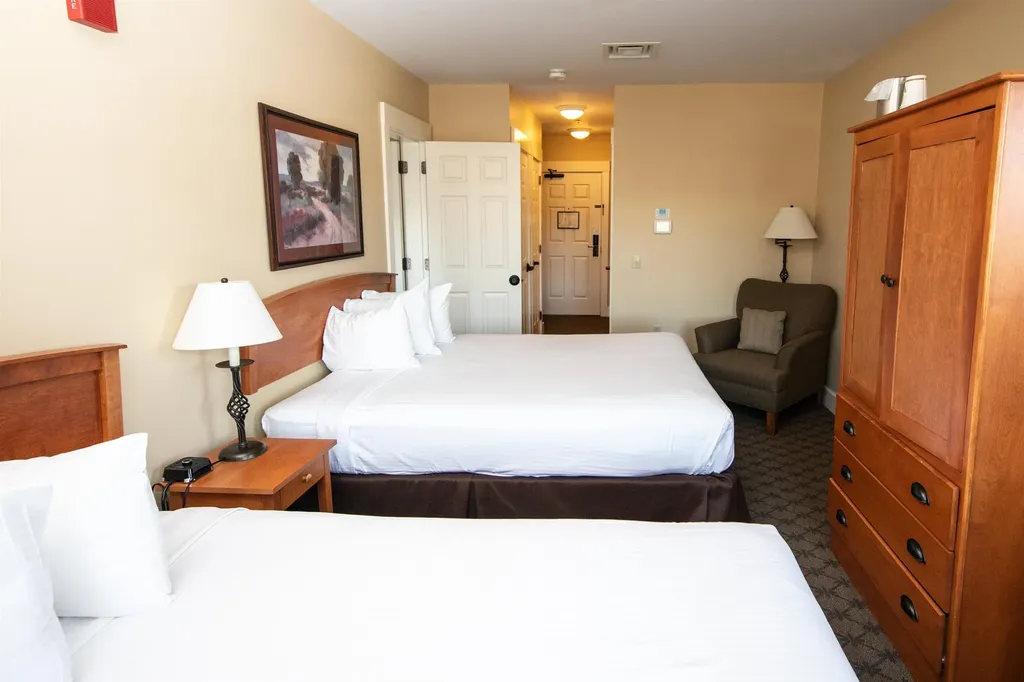 382/384 Qtr. I V Jackson Gore Inn Ludlow VT 05149