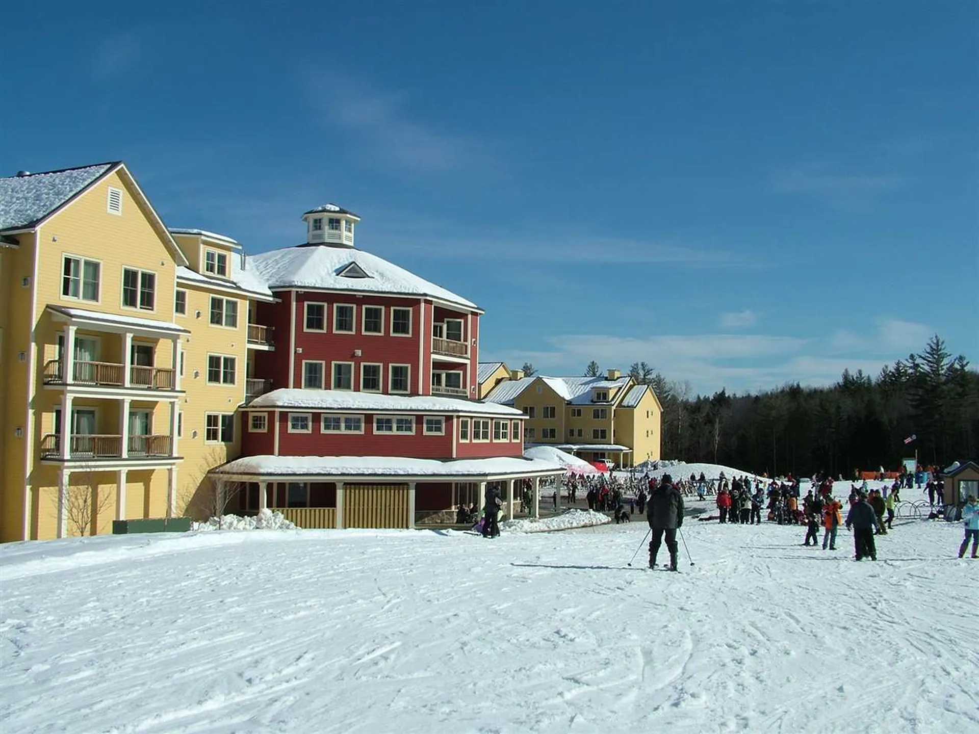 382/384 Qtr. I V Jackson Gore Inn Ludlow VT 05149