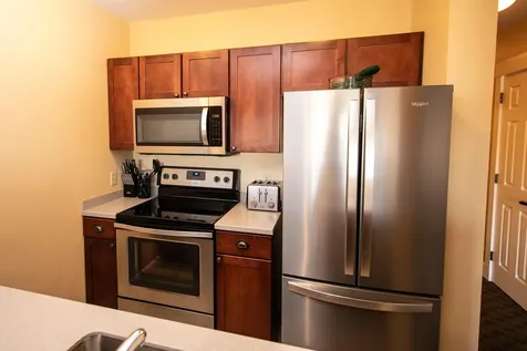 382/384 Qtr. I V Jackson Gore Inn Ludlow VT 05149