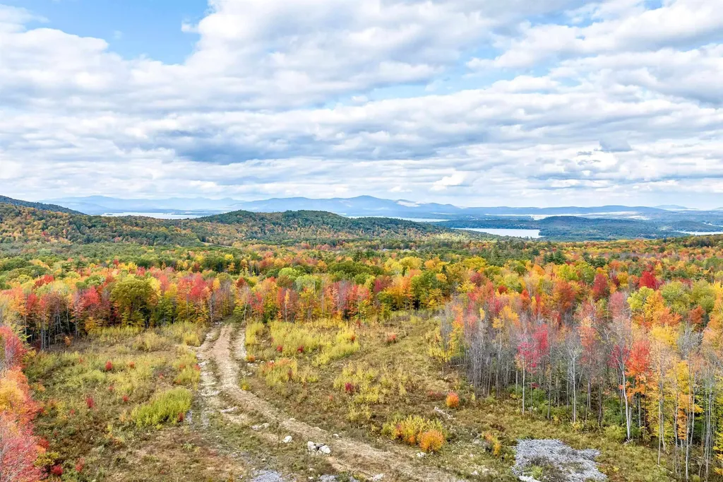 176 Glidden Road Gilford NH 03249