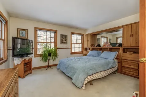 119 North Road Deerfield NH 03037