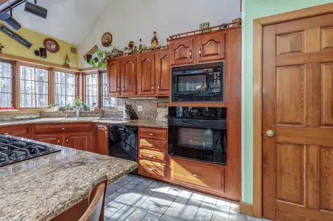 119 North Road Deerfield NH 03037