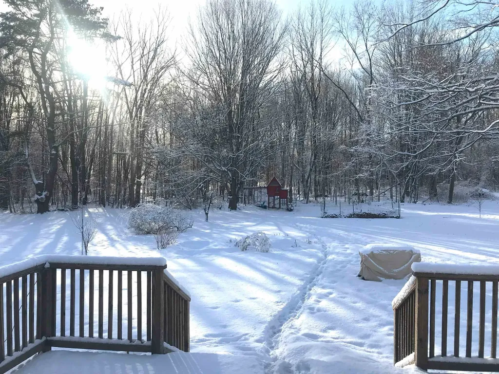 22 Hobbs Road North Hampton NH 03862