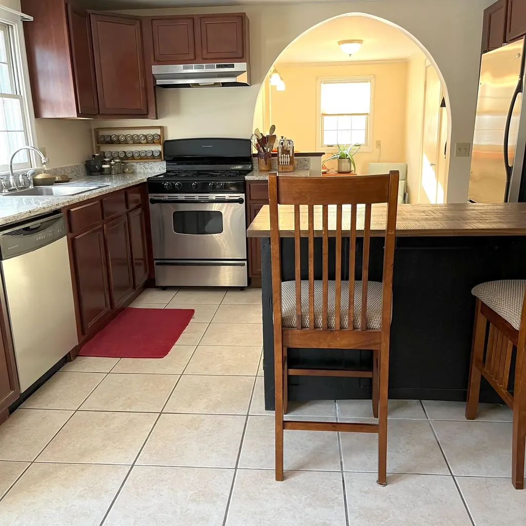 22 Hobbs Road North Hampton NH 03862