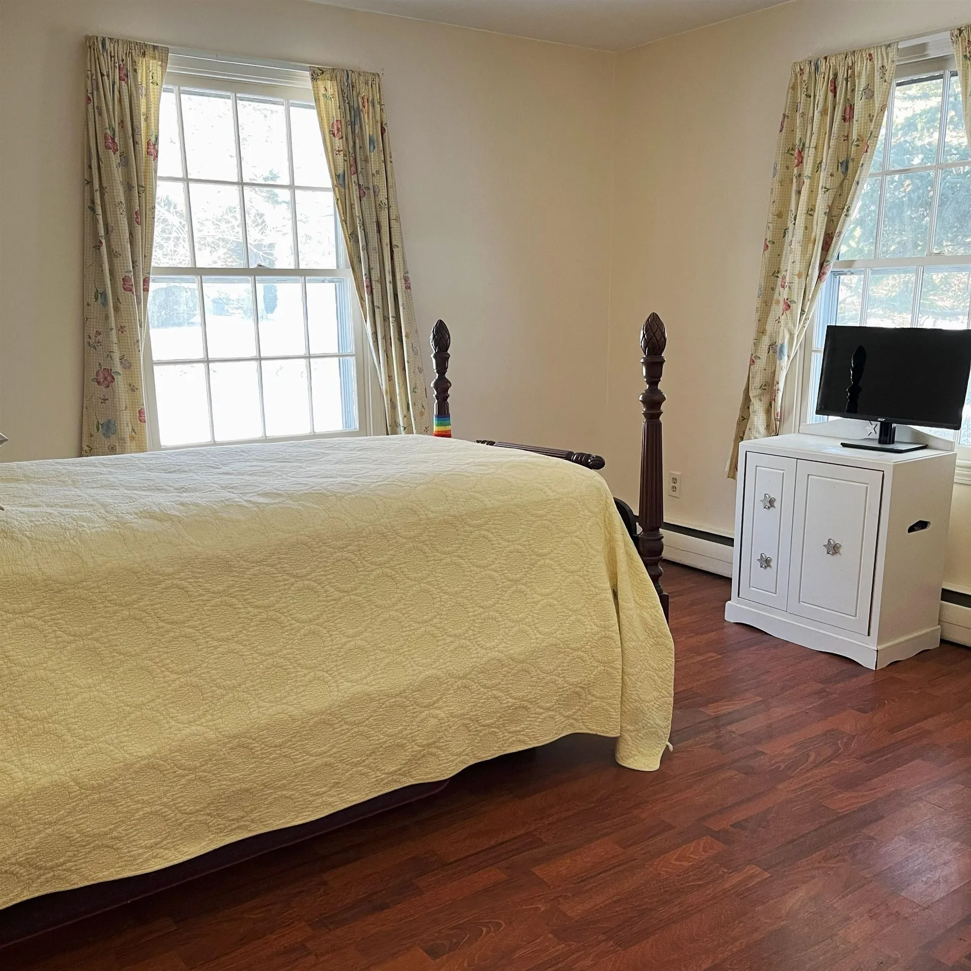 22 Hobbs Road North Hampton NH 03862