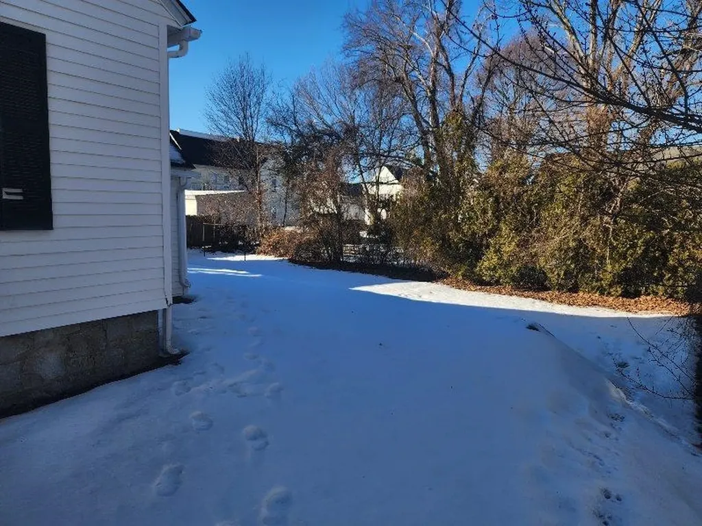 846 Howe Street Manchester NH 03103