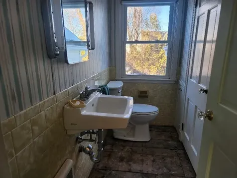 846 Howe Street Manchester NH 03103