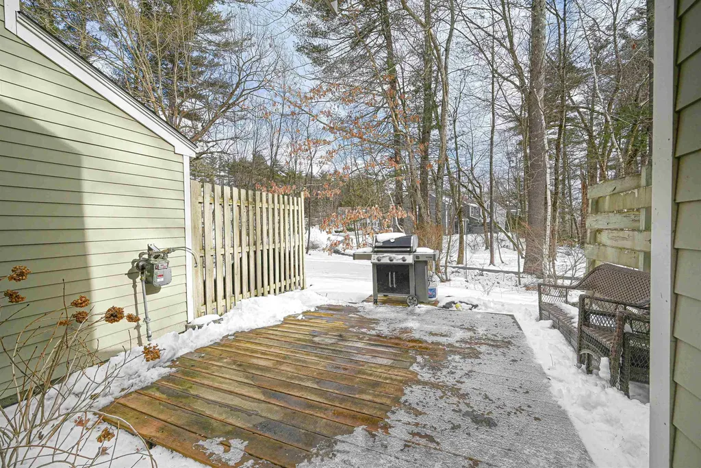 21 Chestnut Circle Merrimack NH 03054