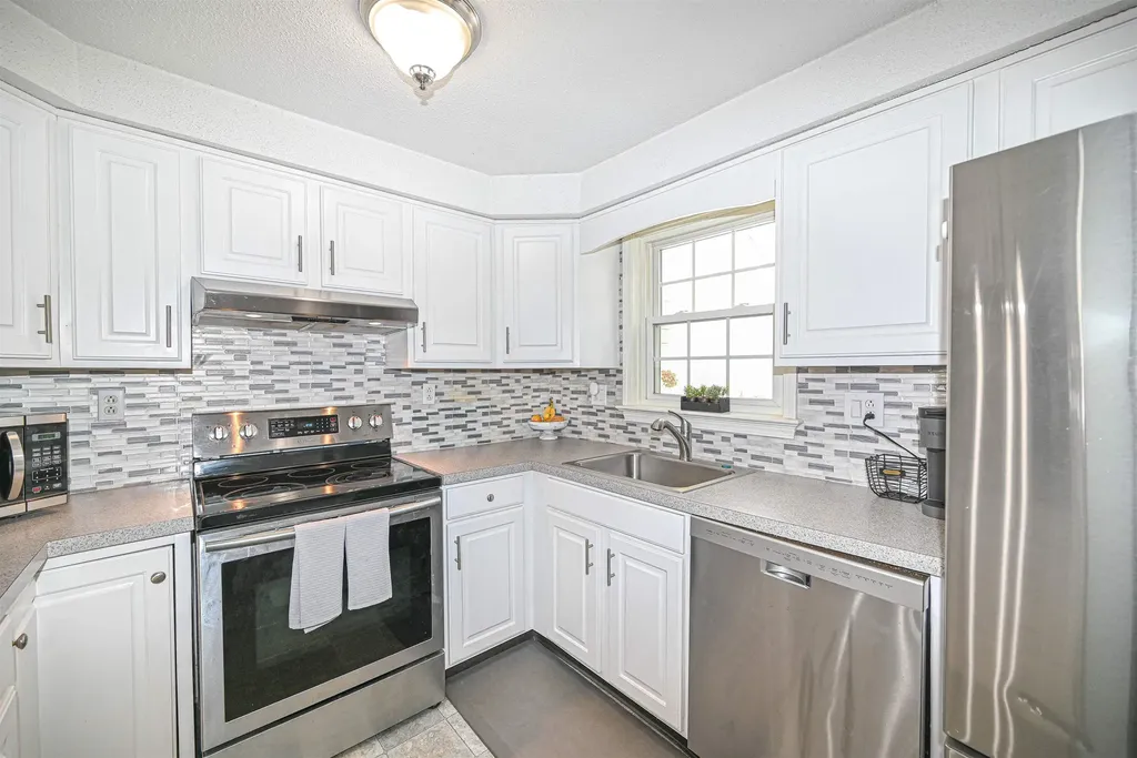 21 Chestnut Circle Merrimack NH 03054