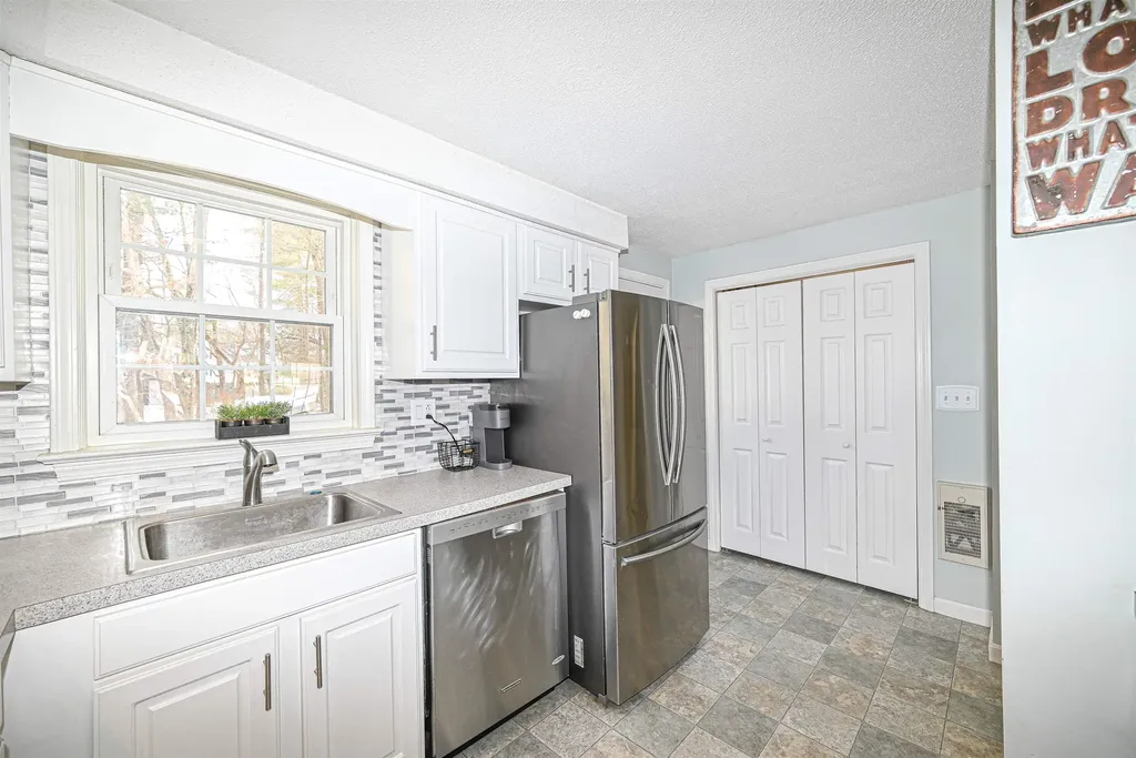 21 Chestnut Circle Merrimack NH 03054