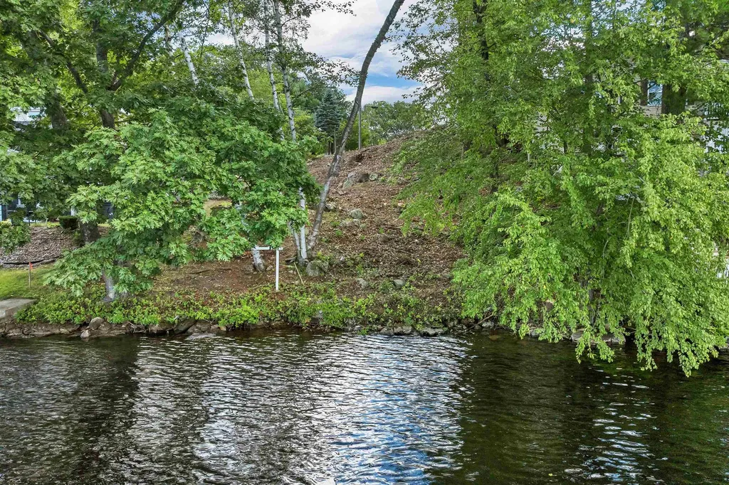 9 Valcat Lane Atkinson NH 03811