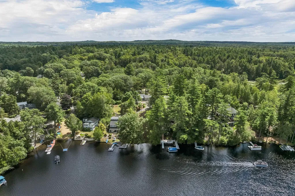 9 Valcat Lane Atkinson NH 03811