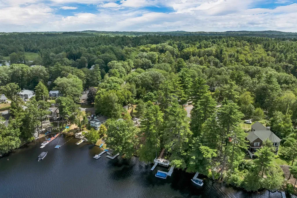 9 Valcat Lane Atkinson NH 03811