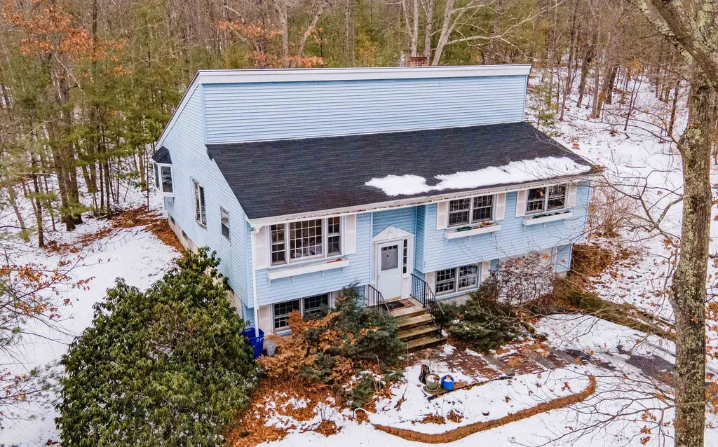 32 Aglipay Drive Amherst NH 03031