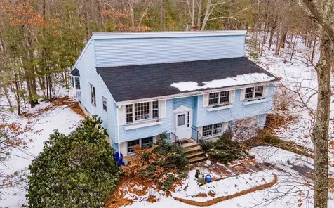 32 Aglipay Drive Amherst NH 03031