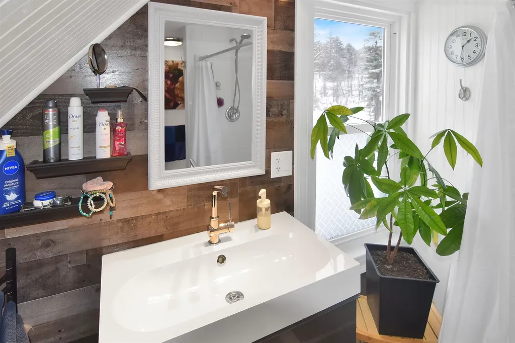 1699 Meadow Street Littleton NH 03561