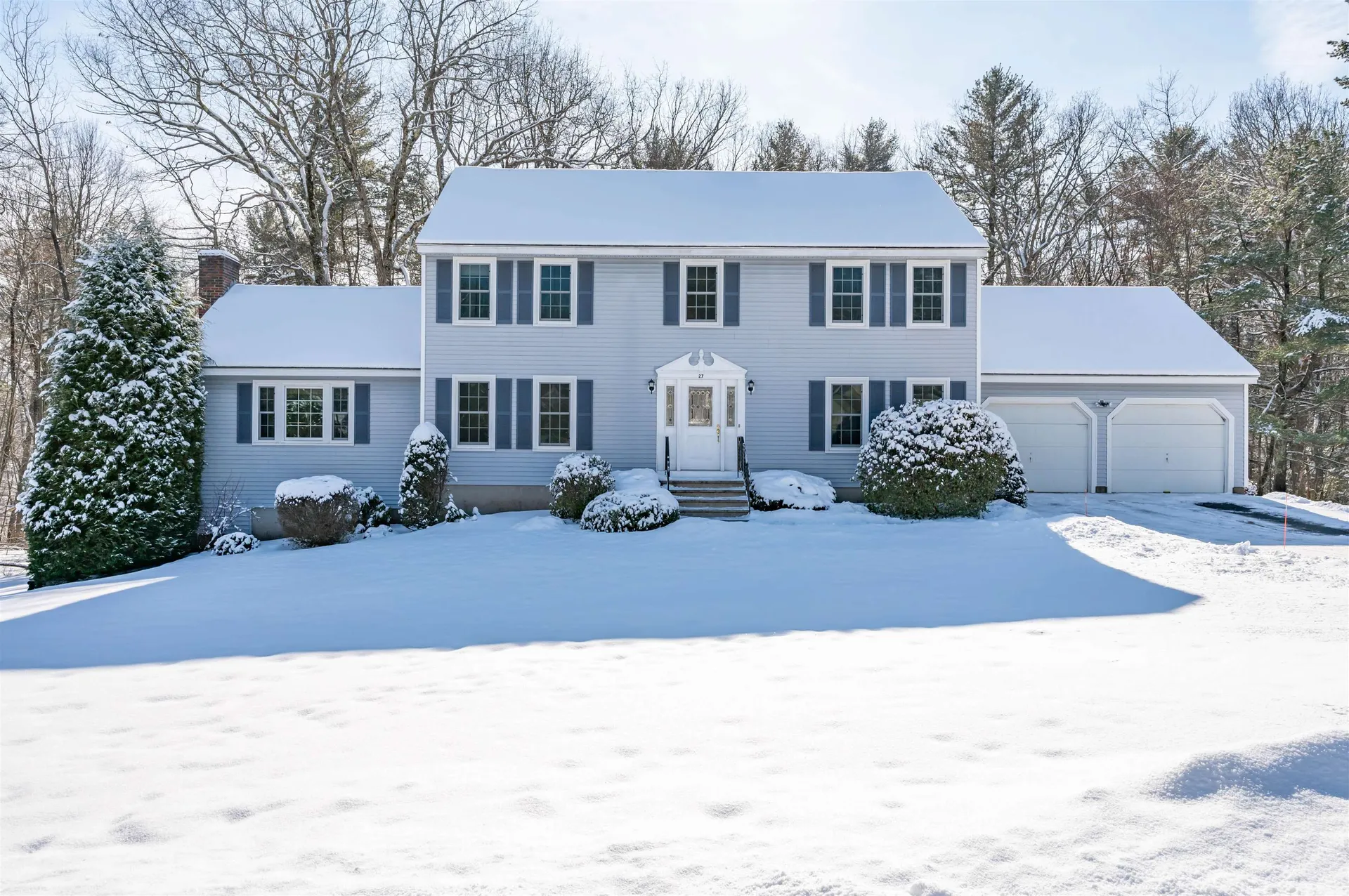 27 White Plains Avenue Londonderry NH 03053