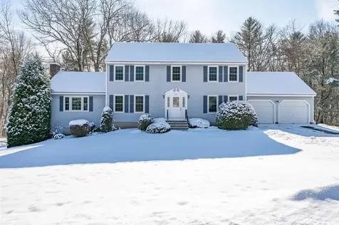 27 White Plains Avenue Londonderry NH 03053