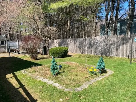 25 Fox Cross Lane Northwood NH 03261