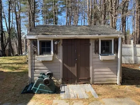 25 Fox Cross Lane Northwood NH 03261