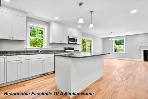 2 Lorelai Way Nashua NH 03062