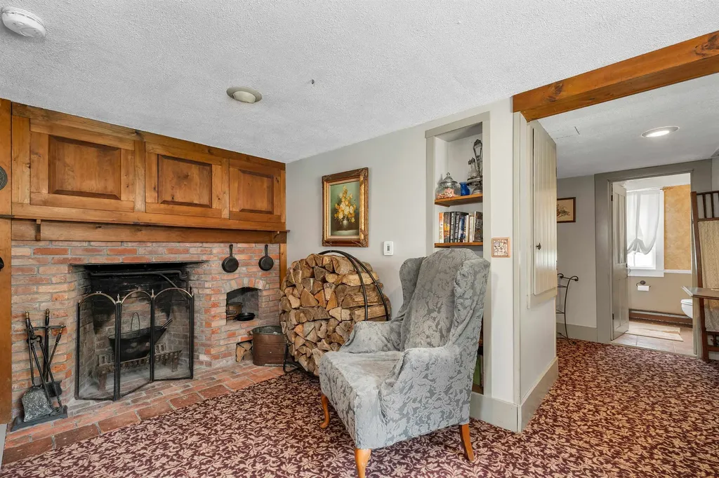 69 East Main Street Warner NH 03278