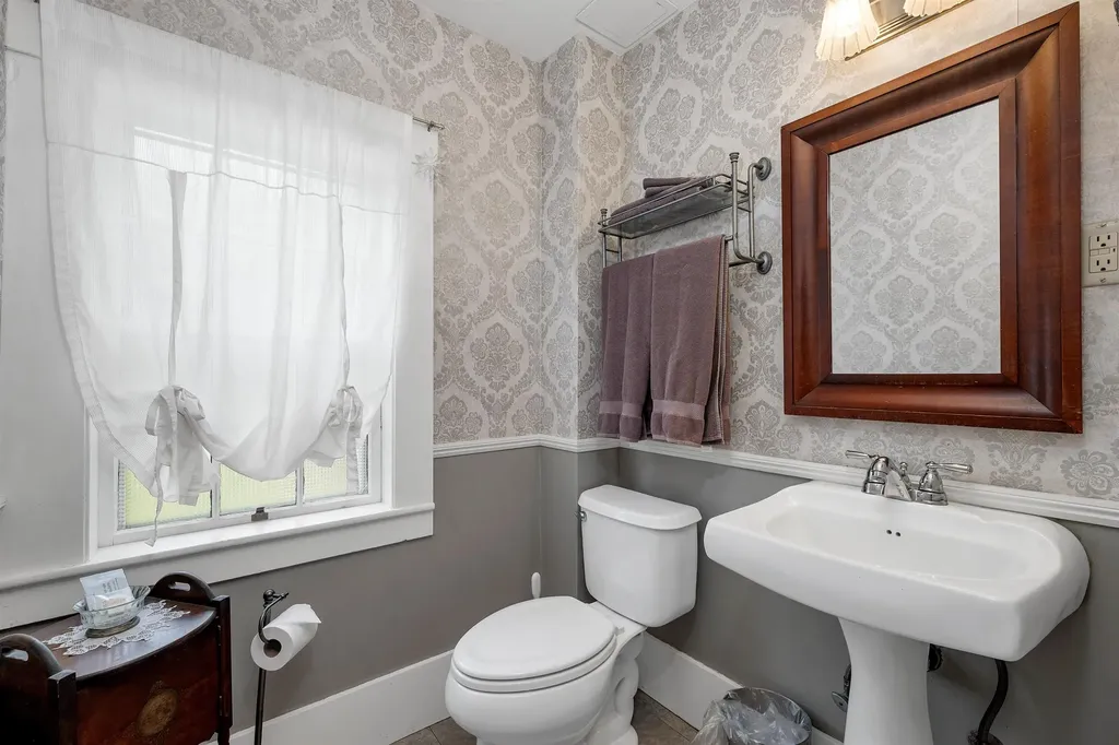 69 East Main Street Warner NH 03278