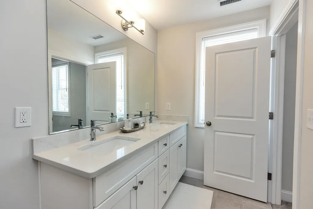 000 Woodmans Lane Peterborough NH 03458