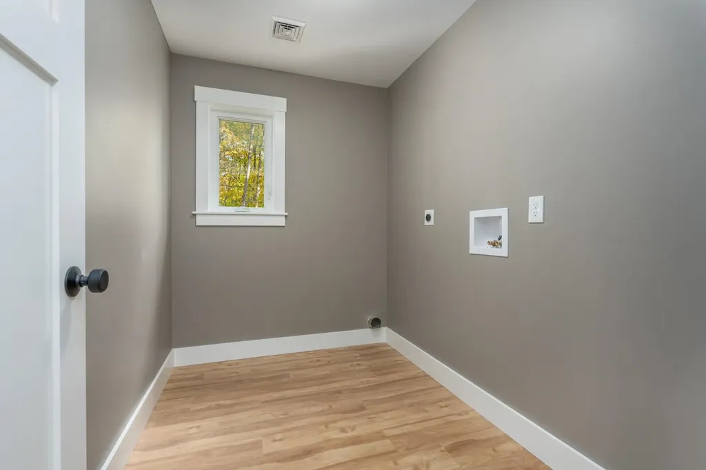 890 Franklin Pierce Highway Barrington NH 03825