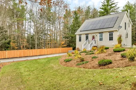 10 Foss Drive Barnstead NH 03225