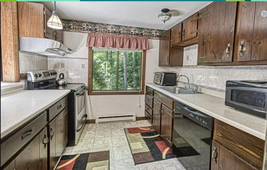 3 Lark Place Enfield NH 03748