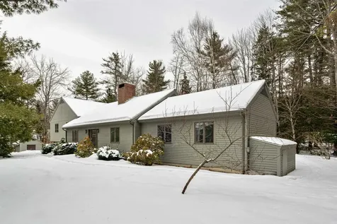 209 Fairway Lane New London NH 03257