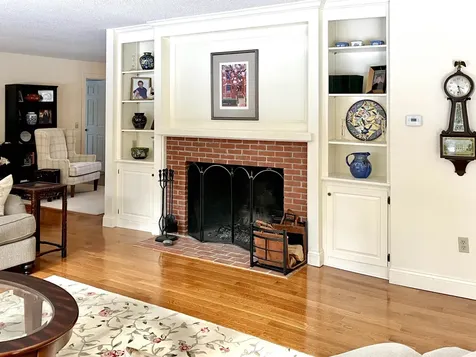 209 Fairway Lane New London NH 03257