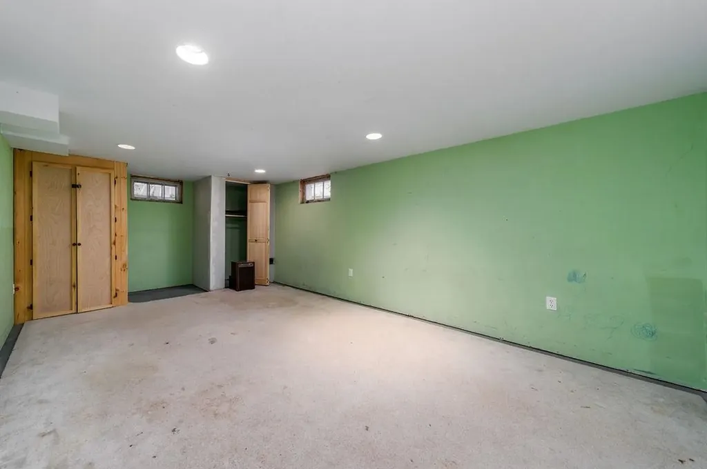 13 Estabrook Circle Lebanon NH 03784