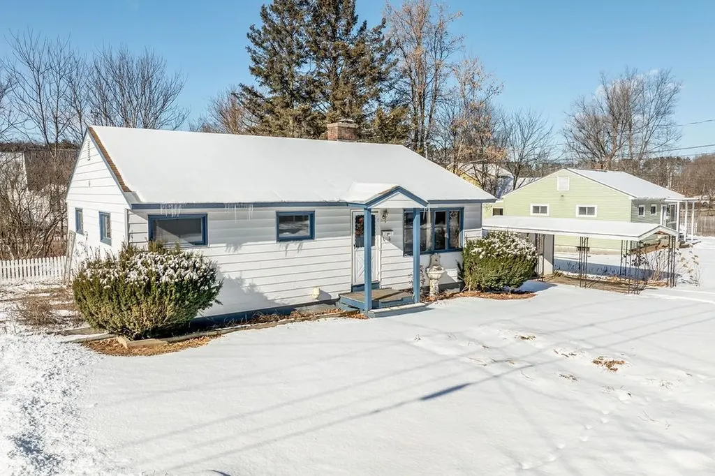 13 Estabrook Circle Lebanon NH 03784