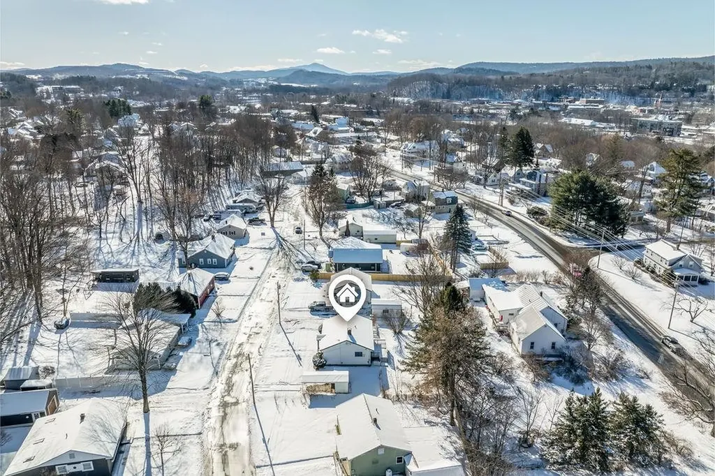 13 Estabrook Circle Lebanon NH 03784