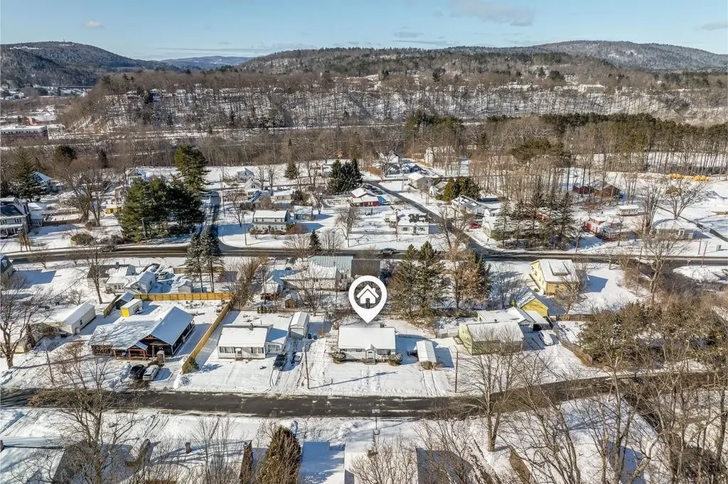 13 Estabrook Circle Lebanon NH 03784